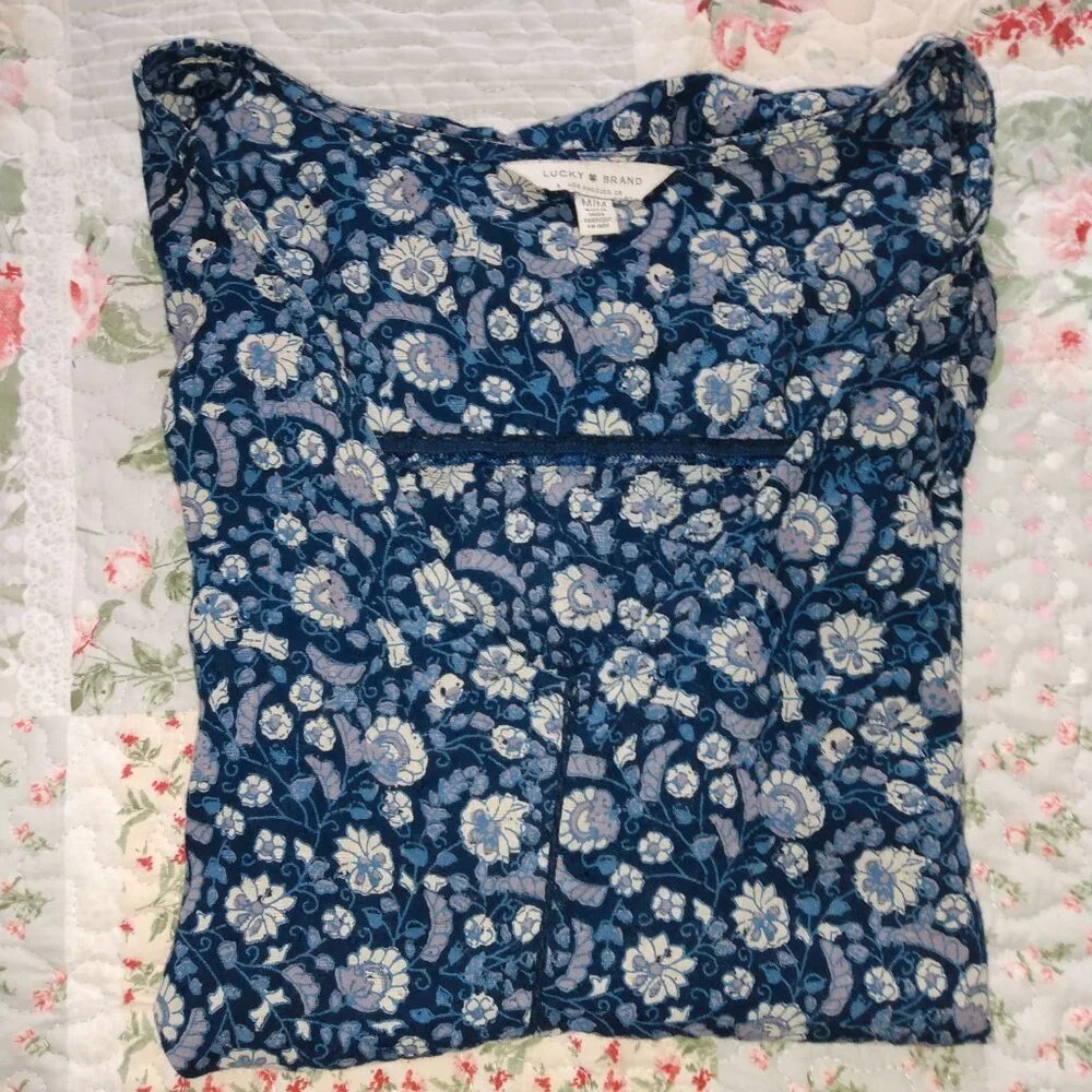 Bundle of 4 blouse's - Picture 5 of 12